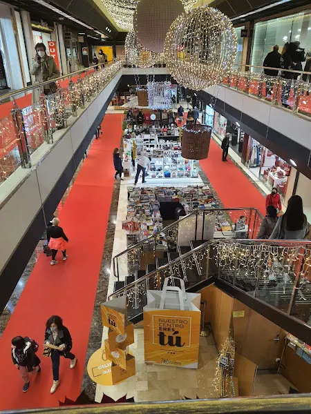 Aparcamiento Centro Comercial Cuatro Caminos - A Coruna