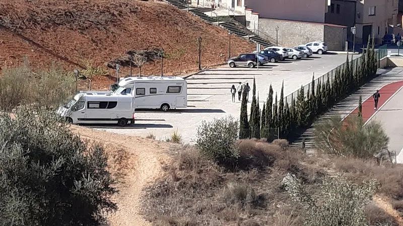 Area Aparcamiento Autocaravanas - Elche de la Sierra