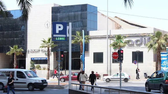Parking Avenida de la Estación | Pàrquing Avinguda de l’Estació