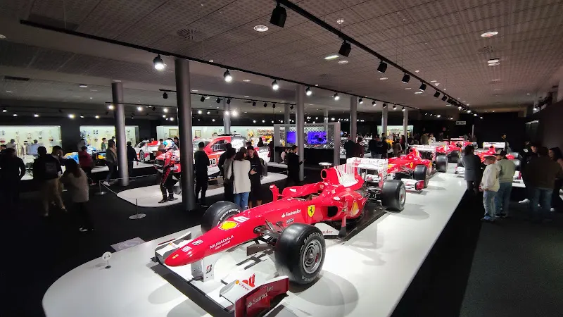 Parking Museo y Circuito Fernando Alonso - Oviedo