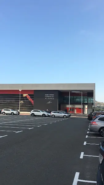 Parking Museo y Circuito Fernando Alonso - Aparcamiento gratuito en Oviedo - foto 2