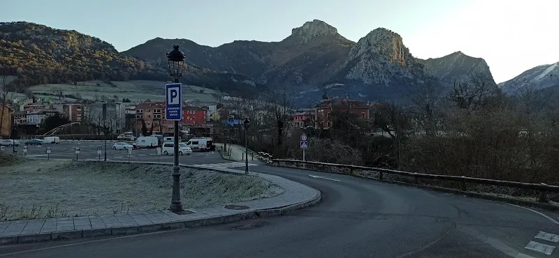 Aparcamiento Arenas de Cabrales - Cabrales