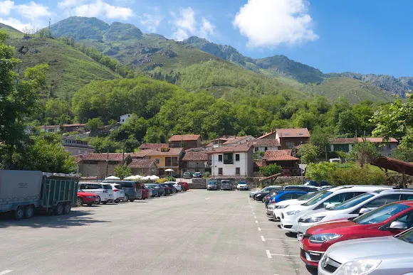 PARKING DE SOTO DE AGUES - Aparcamiento en Sobrescobio