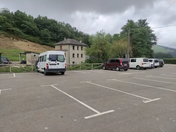 Parking Cascadas de Oneta - Villayon