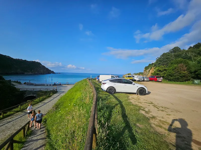 Parking playa la Ribeirona 1 - Valdes