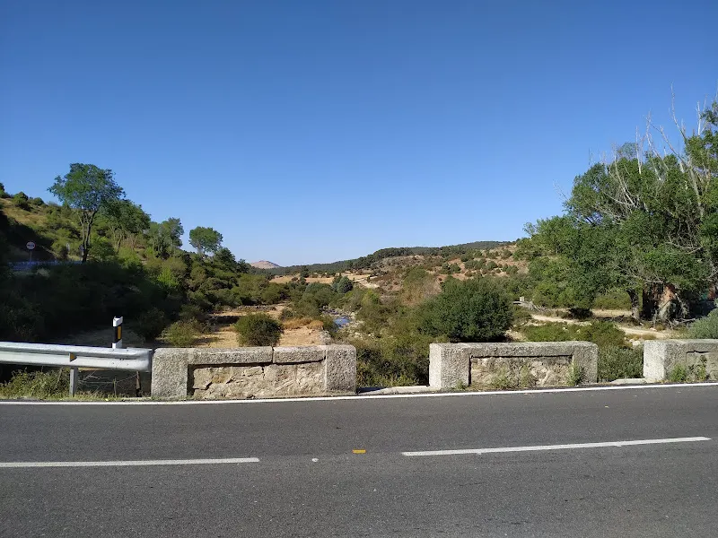 Parking Inicio Ruta Cascada El Hornillo - Santa Maria de la Alameda