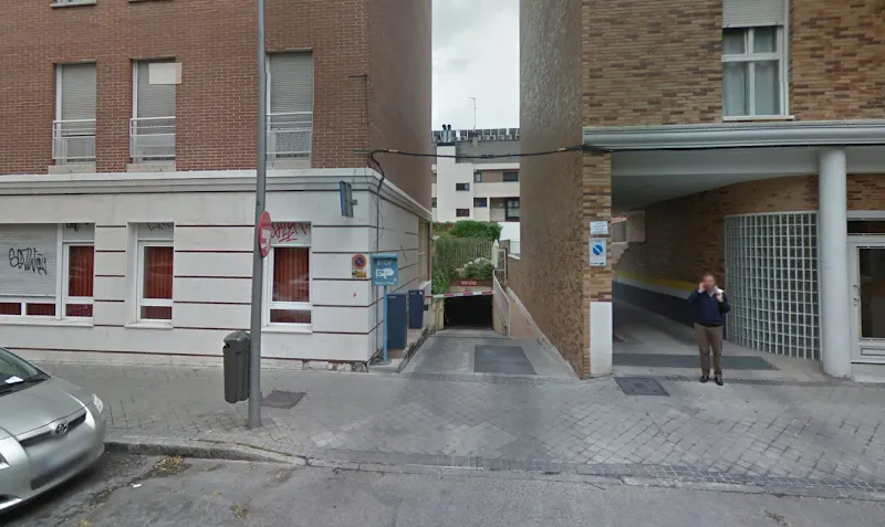 Parking Los Nogales Reina Victoria