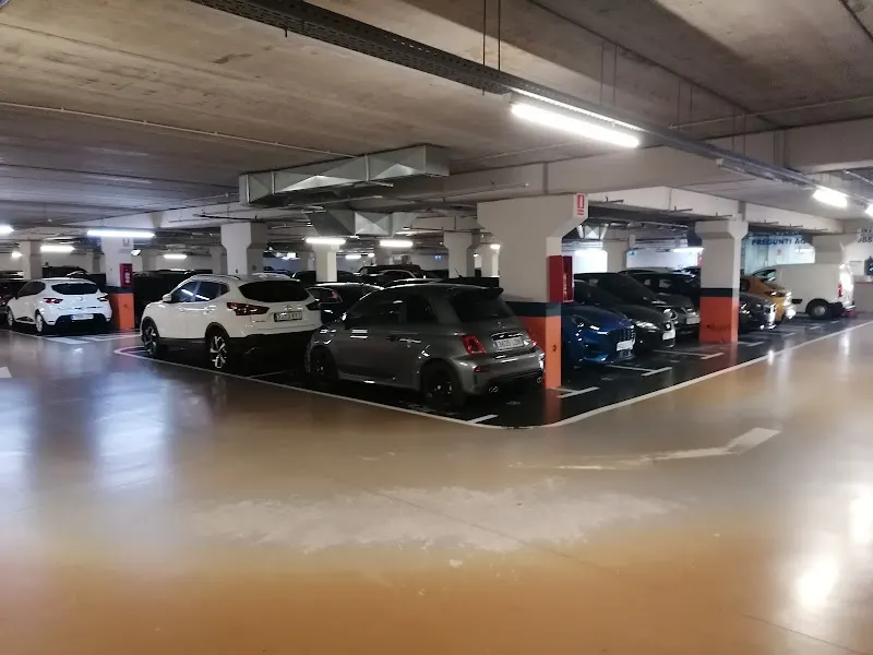 Parking subterráneo Plaza de los Paises Catalanes - Aparcamiento en Premiá de Mar - foto 2