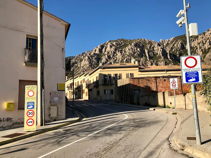 Aparcamiento público Núcleo Histórico Collbató