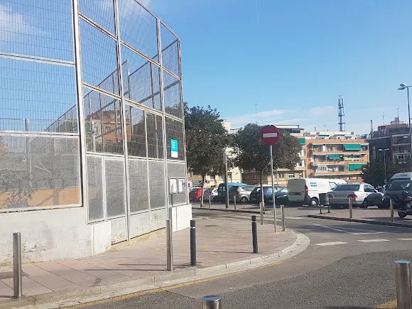 Carrer de la Font d'en Canyelles, 24 Parking
