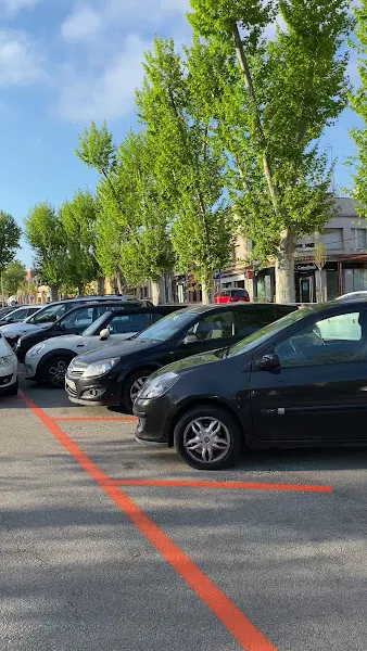 Aparcamiento El Masnou - Aparcamiento en Santa Coloma de Gramenet - foto 2