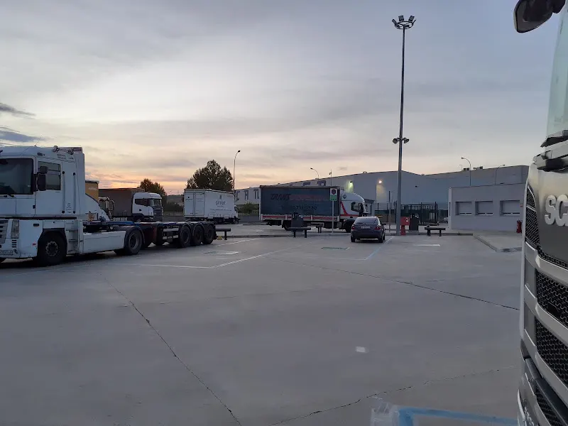 CIMALSA Aparcament Truck Parking - Aparcamiento en Castellar del Valles - foto 2