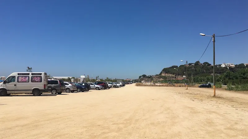 Aparcamiento gratuito Playa el Cavaió
