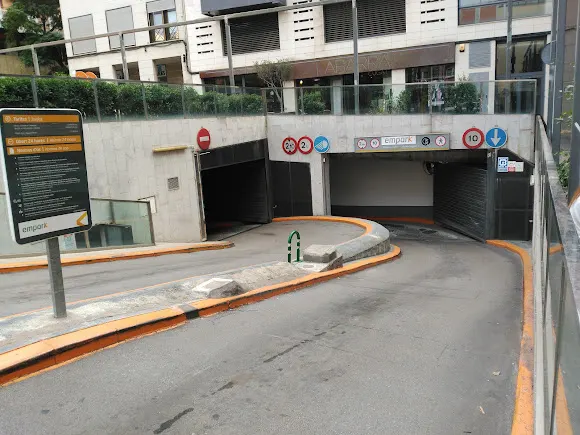 Parking Quatre Cantons telpark by Empark