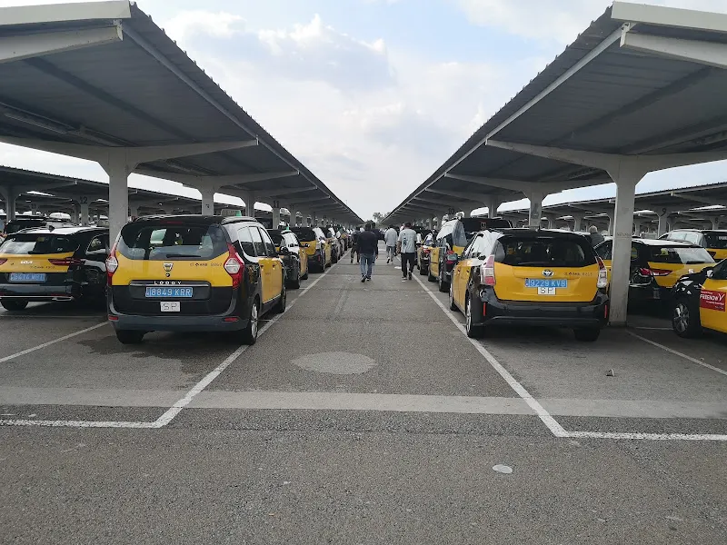 Parking taxis barcelona - Aparcamiento en Viladecans - foto 2