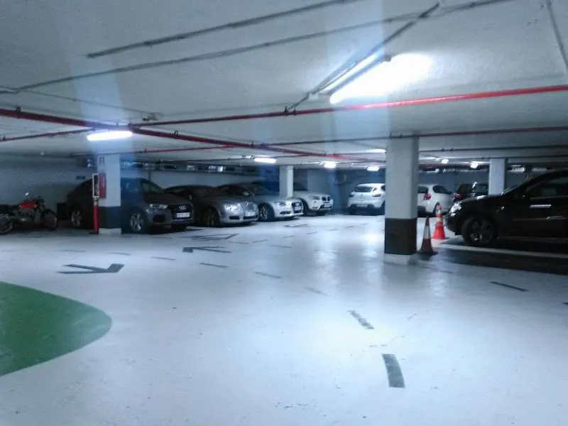 Parking Blue Land Financia La Pedrera - Casa Milà - Aparcamiento cubierto en Barcelona - foto 2
