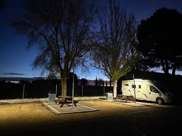Parking autocaravanas - Villarejo de Fuentes