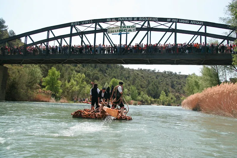 Aparcamiento Área de Autocaravanas de Biscarrués - Biscarrues