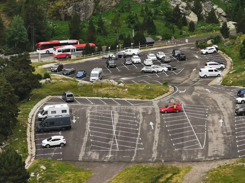 Parking público de Llanos del Hospital - Aisa