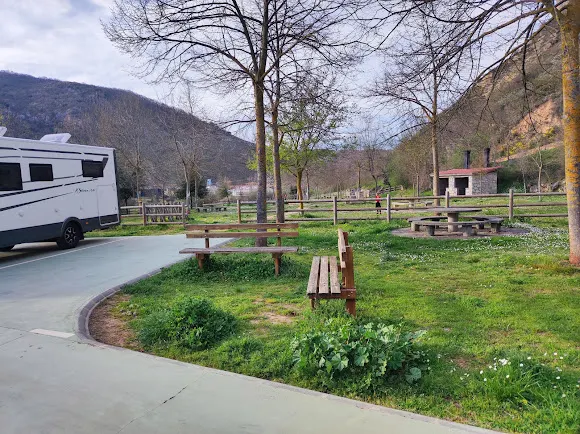Área de Autocaravanas de Ezcaray “El Coso” - Ezcaray