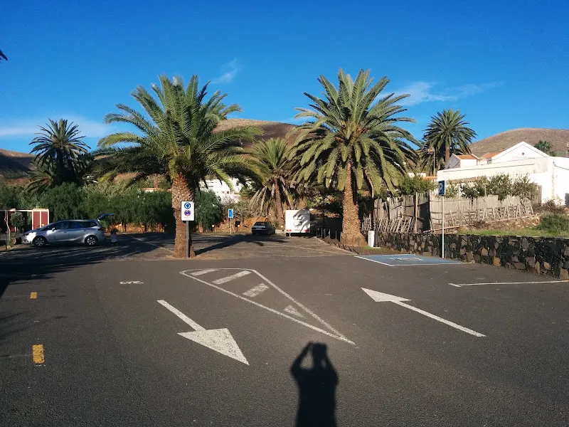 Parking De Betancuria (charge 3 euro) - Betancuria