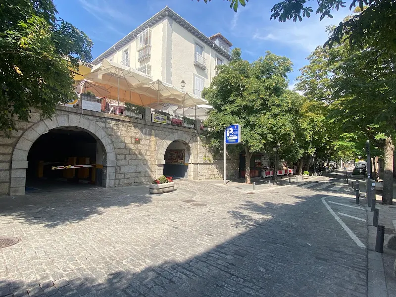 Parking Plaza de la Constitución | iPark - Aparcamiento público en San Lorenzo de El Escorial - foto 2