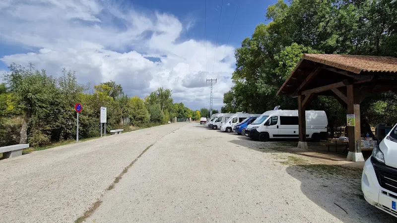 Aparcamiento Caravanas Pinilla