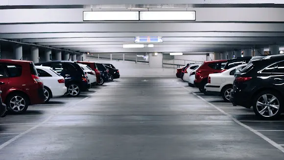 Rayos Parking
