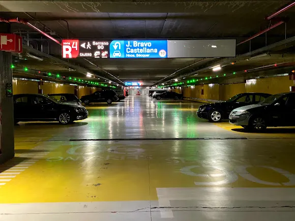 Parking Serrano 41 telpark by Empark