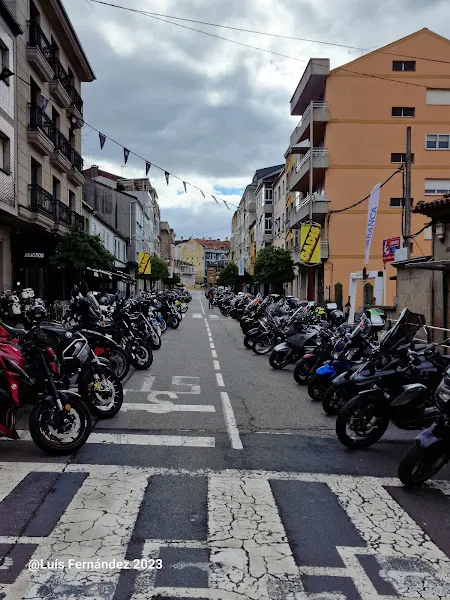 Campo da Feira (Aparcadoiro Público) - Aparcamiento en Lalin - foto 2