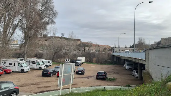 Aparcamiento Salas Bajas
