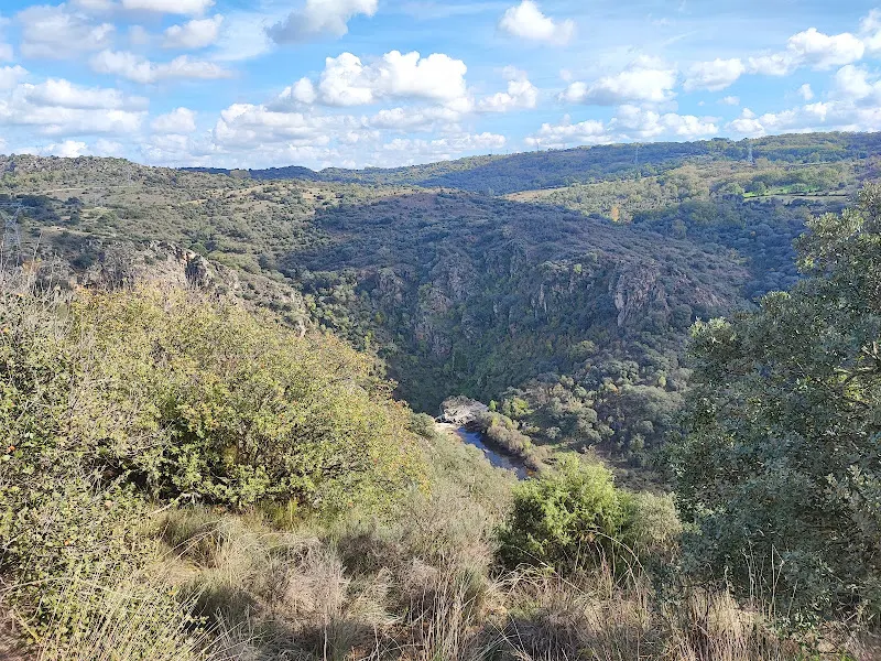 Aparcamiento del Pozo de los Humos en Masueco - Aparcamiento gratuito en Masueco