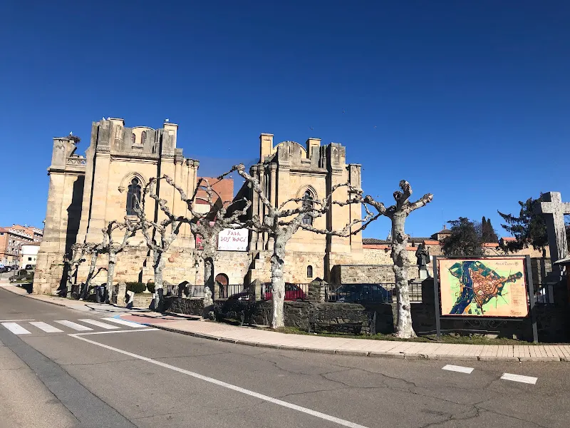 Plaza del Peregrino - Alba de Tormes