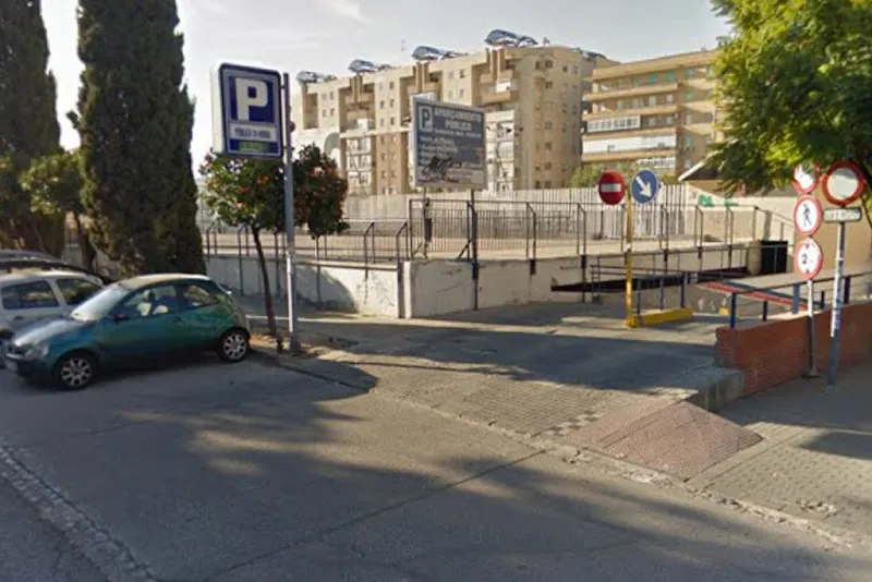 Parking Low Cost Hospital - Sevilla