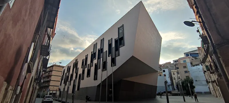 Aparcamiento del centro histórico de Tortosa - Tortosa