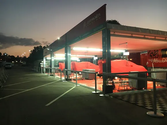 Parking Ferrari Land