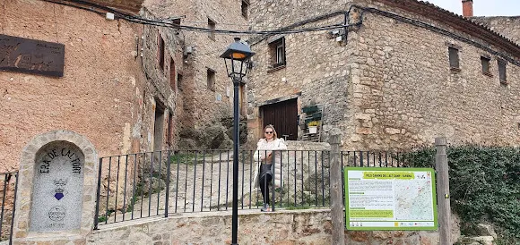 Aparcament de Farena poble - Aparcamiento en Mont-ral