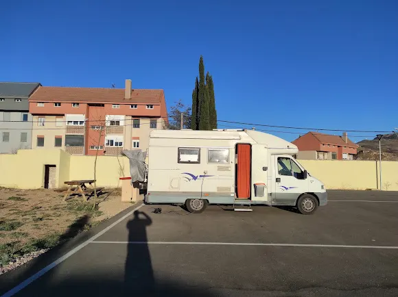 AREA DE CARAVANAS - Escucha