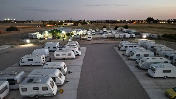 Parking caravanas carranque - Concesionario de autocaravanas en Carranque