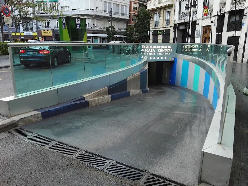 Parking Plaza de Cánovas