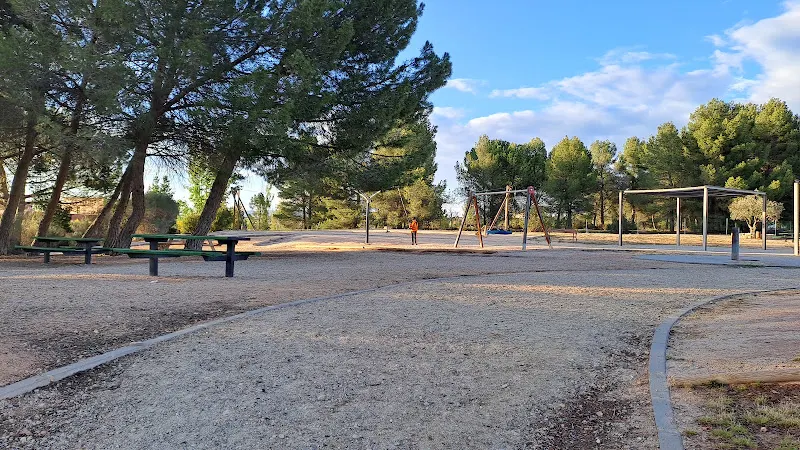 Área servicio autocaravanas Requena - Estacionamiento de autocaravanas en Requena - foto 2
