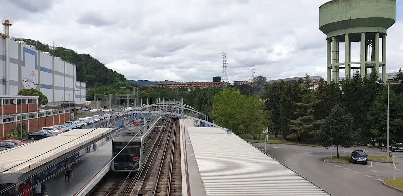 P+R Etxebarri Metro - Aparcamiento en Etxebarri - foto 2