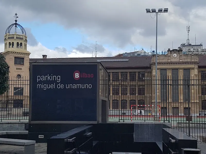 Párking Unamuno - Aparcamiento cubierto en Bilbao - foto 2