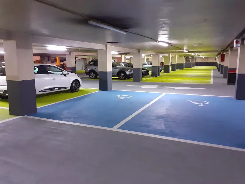 Parking Bingo Royal - Aparcamiento en Vigo - foto 2