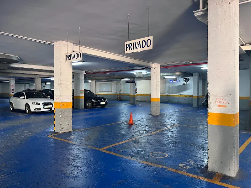 Parking Velázquez Moreno 19 - Aparcamiento público en Vigo - foto 2