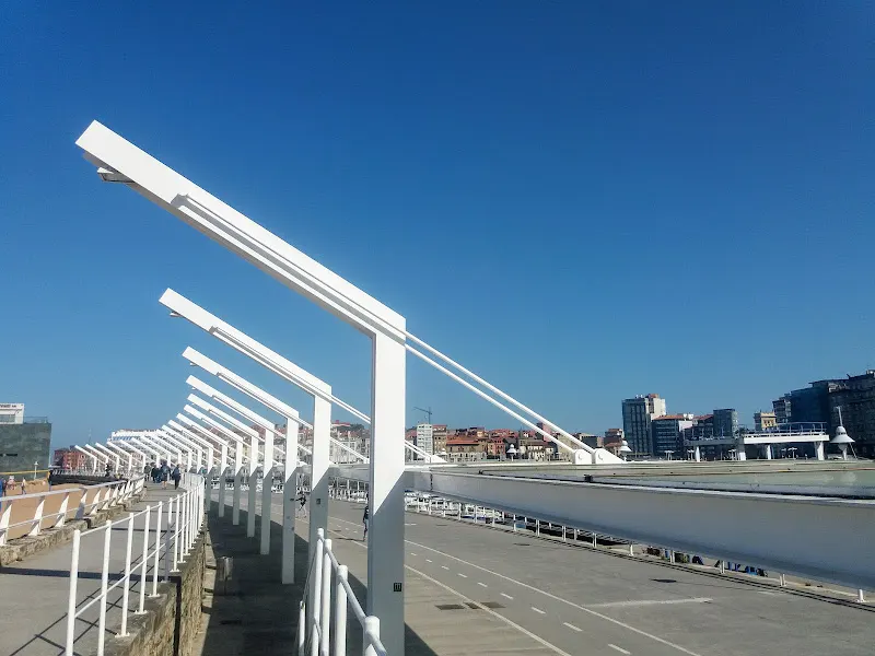Aparcamiento Discapacitados - Aparcamiento en Gijón - foto 2