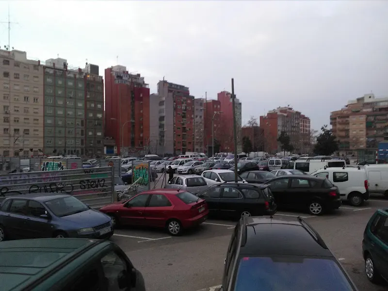 Parking de las Vías - Aparcamiento gratuito en Hospitalet de Llobregat (L) - foto 2