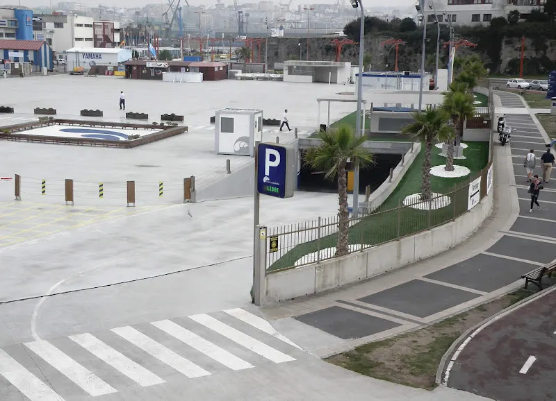 Parking Marina Coruña - Aparcamiento en Coruna (A) - foto 2