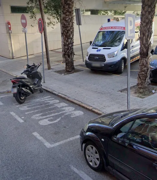 Zona de aparcamiento reservada para motos - Elche