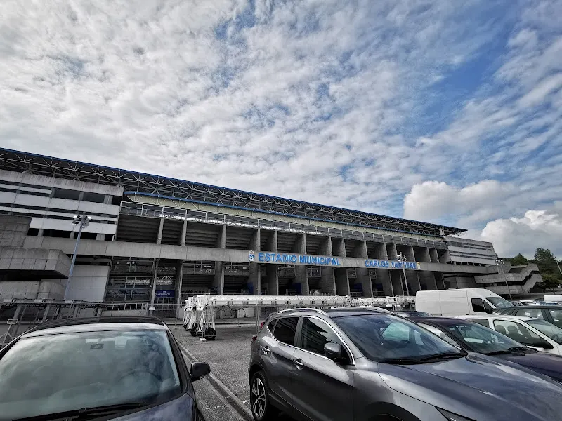 Parking Estadio Carlos Tartiere - Aparcamiento en Oviedo - foto 2